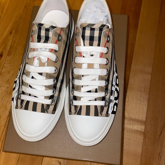 Burberry Shoes - Logo print vintage check cotton sneaker